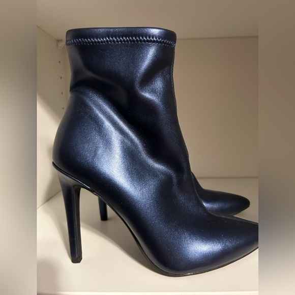 Dark blue slip on boots - Picture 3 of 6